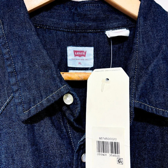 LEVI'S Classic Western Standard Fit  Shirt - Picture 8 of 9